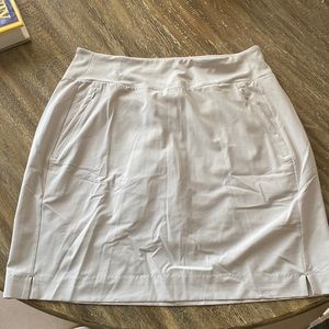 Athleta Soho Skirt, beige size 8T. Like new.